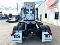 2021 Freightliner CASCADIA 126