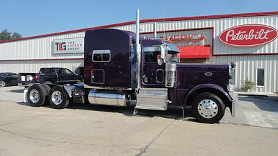 2017 Peterbilt 389