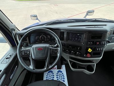 2023 Peterbilt 579