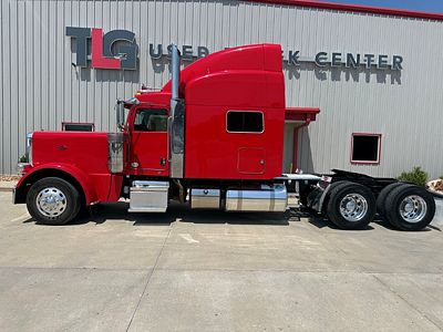 2021 Peterbilt 389