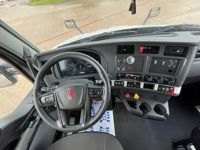 2023 Kenworth T680