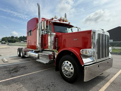 2023 Peterbilt 389