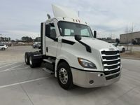 2021 Freightliner CASCADIA 126
