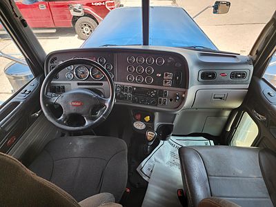 2017 Peterbilt 389