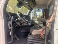 2021 Freightliner CASCADIA 126