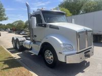 2017 Kenworth T880
