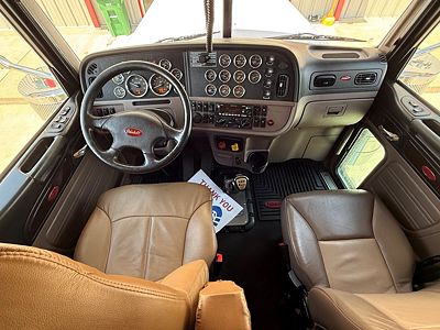 2022 Peterbilt 389