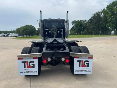 2023 Peterbilt 389