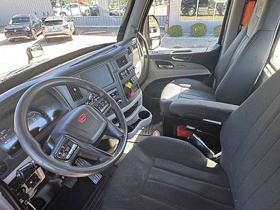 2023 Peterbilt 579