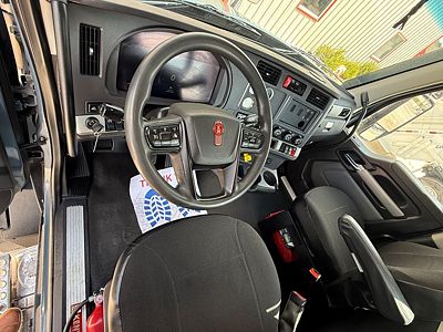 2023 Kenworth T680