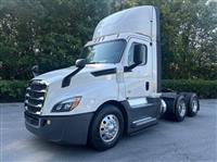 2020 Freightliner CASCADIA 126