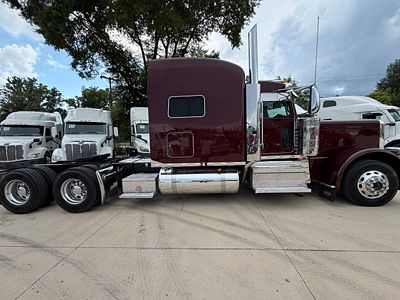 2023 Peterbilt 389