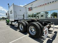 2023 Peterbilt 389
