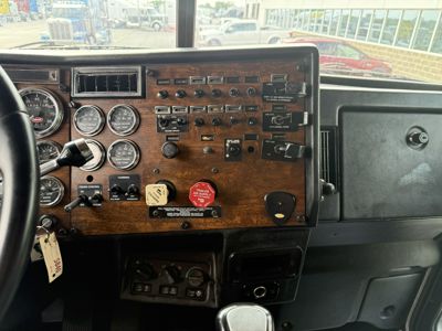 2000 Peterbilt 379