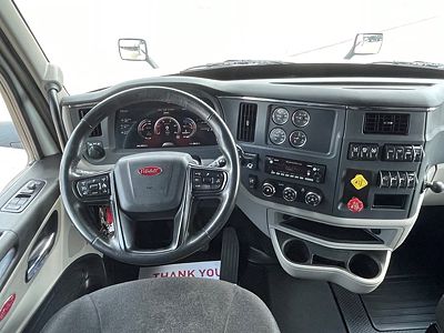 2025 Peterbilt 579
