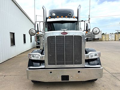 2022 Peterbilt 389