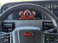 2023 Peterbilt 389