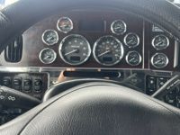 2020 Peterbilt 389