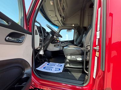 2023 Peterbilt 579