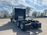 2023 Peterbilt 389