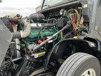 2022 Volvo VNL64T860