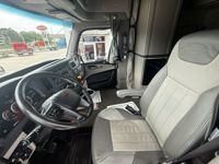 2023 Peterbilt 579