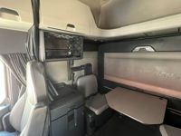 2022 Freightliner CASCADIA 126