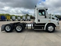 2017 Freightliner CASCADIA 113