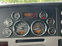 2021 Peterbilt 389