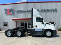 2021 Freightliner CASCADIA 126