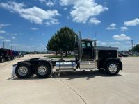 2023 Peterbilt 389