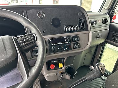 2022 Peterbilt 389