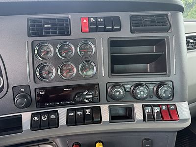 2021 Kenworth T880