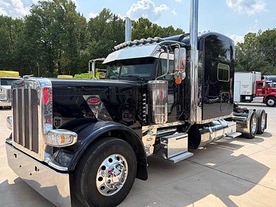 2023 Peterbilt 389