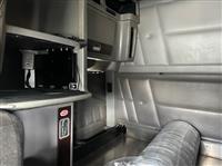 2023 Peterbilt 389