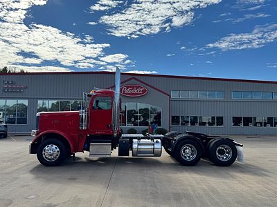 2023 Peterbilt 389
