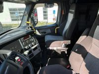 2023 Freightliner CASCADIA 126