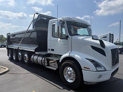 2020 Volvo VNL64T