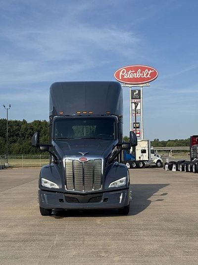 2022 Peterbilt 579