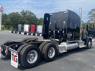 2022 Peterbilt 389