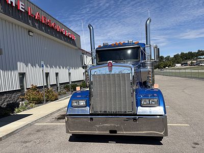 2023 Kenworth W900L