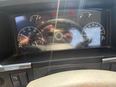 2019 Volvo VHD64