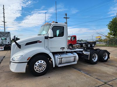 2023 Peterbilt 579