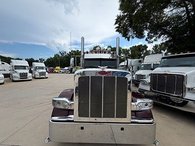 2023 Peterbilt 389