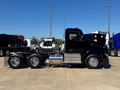 2023 Peterbilt 579