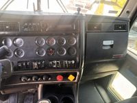 2006 Kenworth T800B
