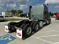 2022 Peterbilt 389