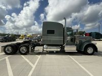 2022 Peterbilt 389