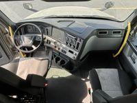 2023 Freightliner CASCADIA 126