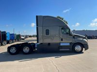 2023 Freightliner CASCADIA 126